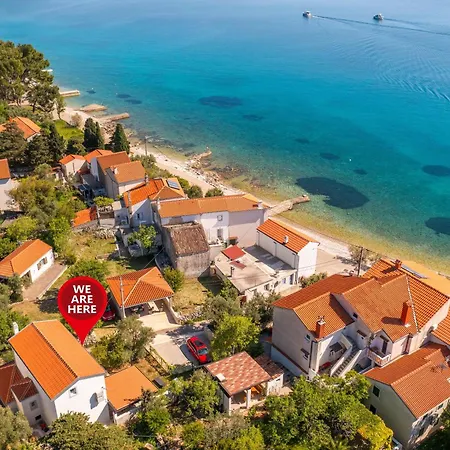 House Verona 25m From The Beach, Martinscica, Cres Island ヴィラ