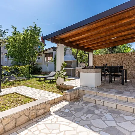 וילה House Verona 25m From The Beach, Martinscica, Cres Island