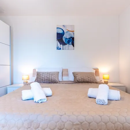 House Verona 25m From The Beach, Martinscica, Cres Island *