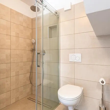 House Verona 25m From The Beach, Martinscica, Cres Island ヴィラ *
