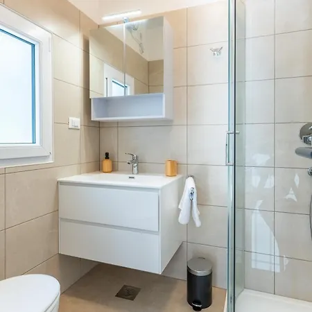 House Verona 25m From The Beach, Martinscica, Cres Island וילה