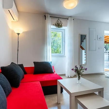 House Verona 25m From The Beach, Martinscica, Cres Island * Martinšćica