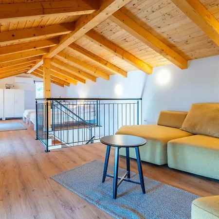 House Verona 25m From The Beach, Martinscica, Cres Island וילה