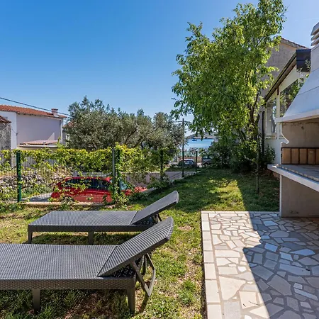 House Verona 25m From The Beach, Martinscica, Cres Island Martinšćica