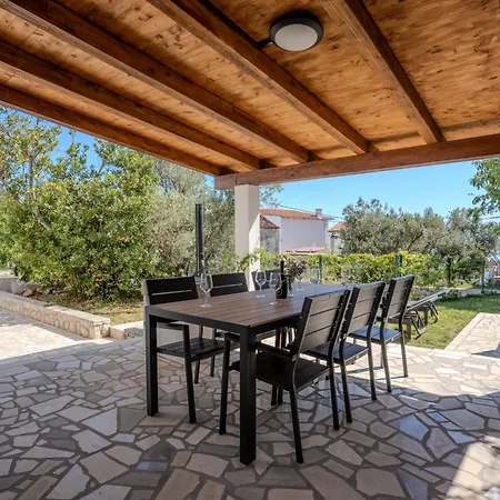 ヴィラ House Verona 25m From The Beach, Martinscica, Cres Island Martinšćica