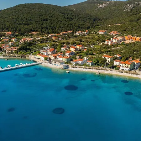 House Verona 25m From The Beach, Martinscica, Cres Island Martinšćica